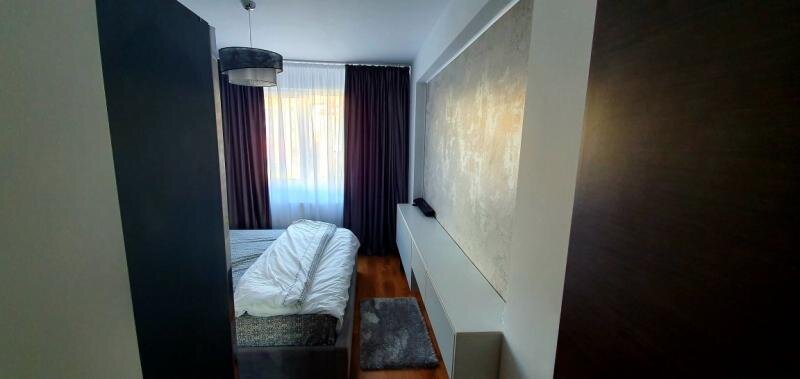 Decebal, ap. 2 camere de inchiriat